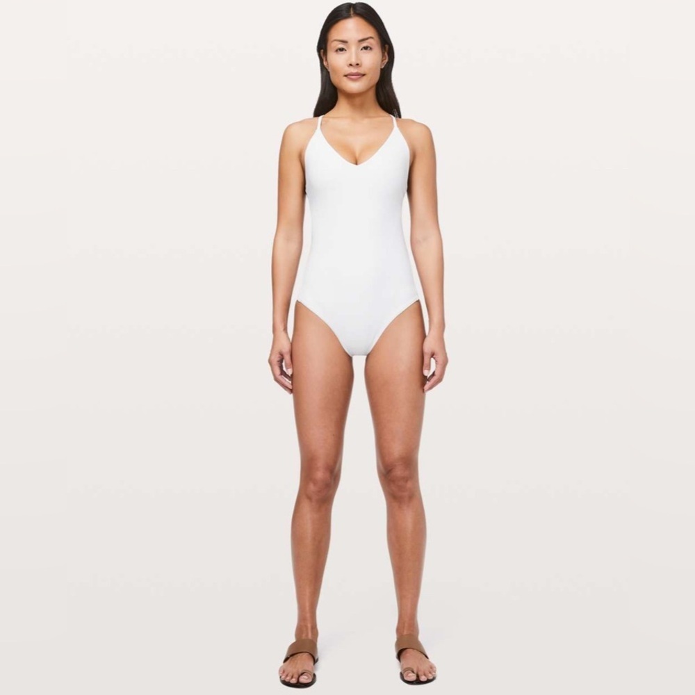 Lululemon White Weave The Waves One Piece Swimsuit NWT Size 6